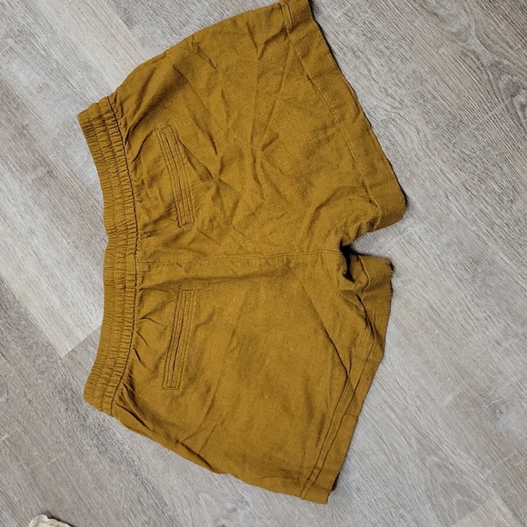 Old Navy Shorts - Picture 4 of 7